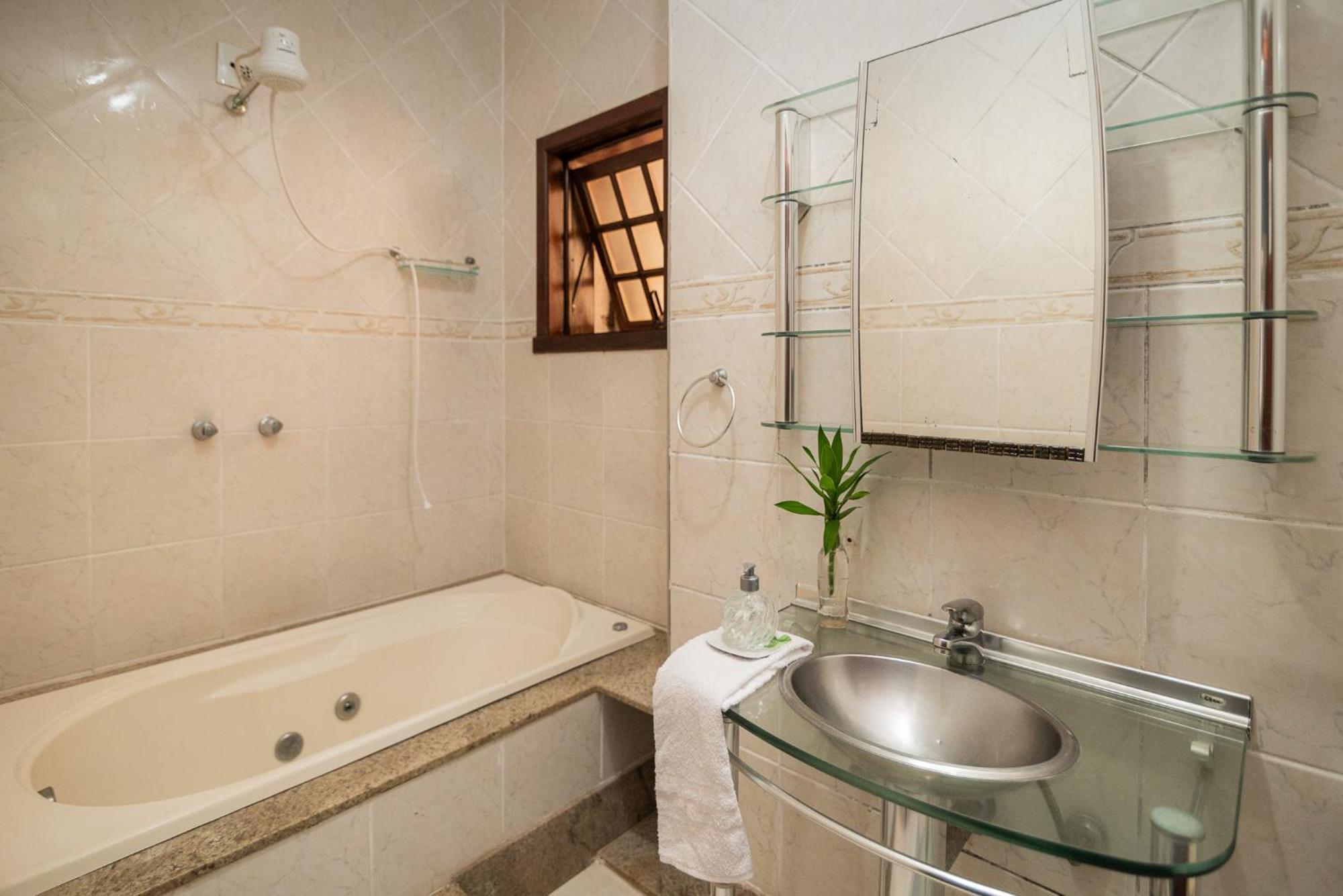 Hostel LARes Brumadinho Buitenkant foto