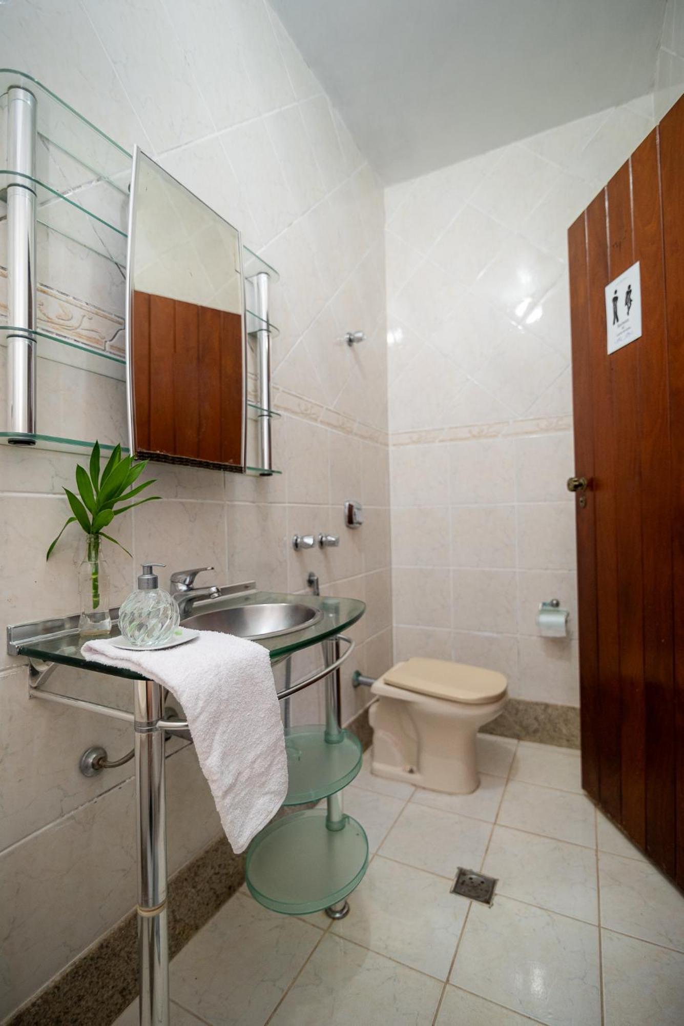 Hostel LARes Brumadinho Buitenkant foto